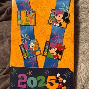 Disney Blue and White Pin Trading Lanyard with 4 starter pins!